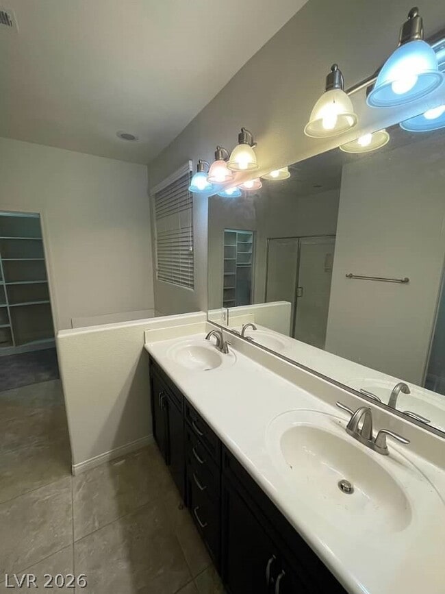 Building Photo - 5564 Bethany Bend Dr