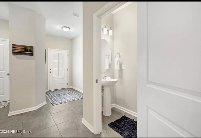 Building Photo - 12926 Ludo Rd