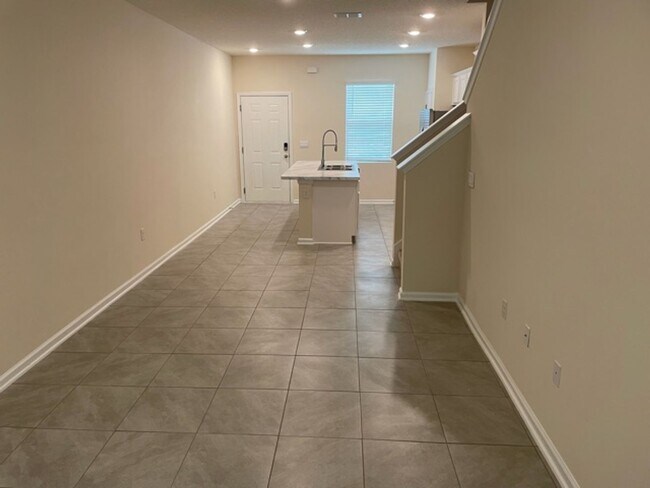 Building Photo - 2 Bed- 3 Bath Townhouse Located at Deer Run!  D.R. Horton Townhome Community - 1 Month FREE