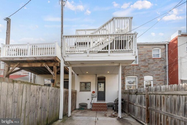 Building Photo - 505 S Lakewood Ave