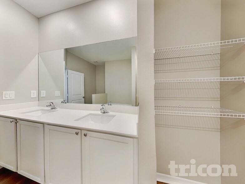 Building Photo - 6092 Dolostone Dr