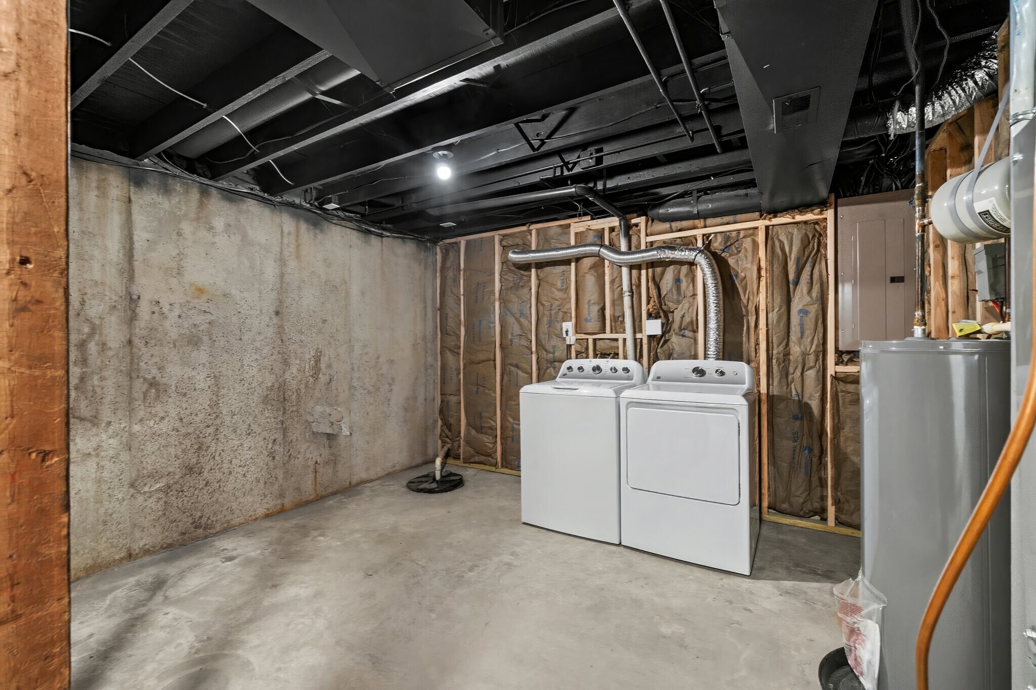 Building Photo - 112 N Schroeder St