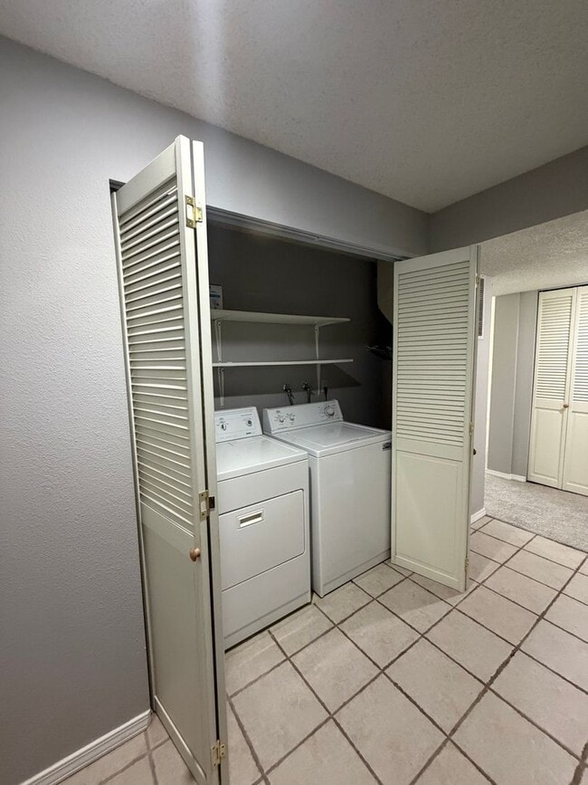 Building Photo - Meadow Springs Golf Course Views! 2 bed, 2 ba with Balcony!