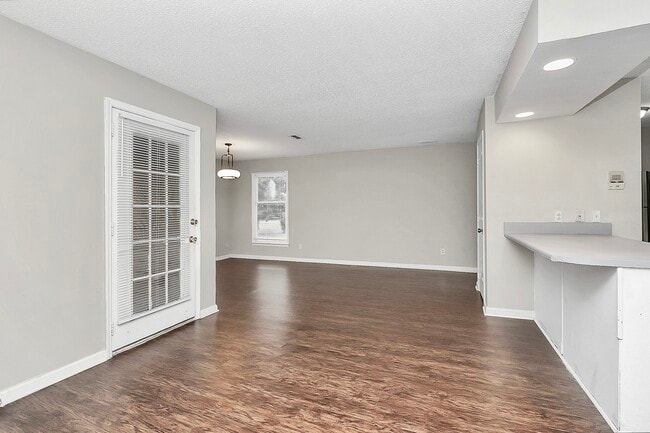 Building Photo - 7360 Rose Terrace Ct