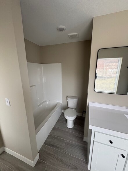 Building Photo - 300 N Independence St