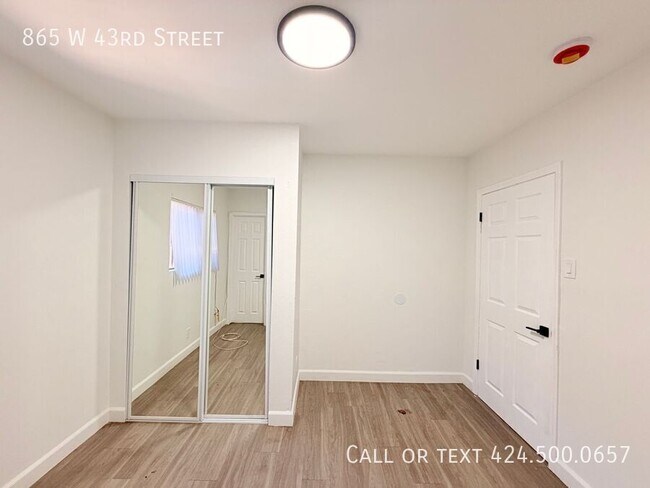 Building Photo - 865 W 43rd St