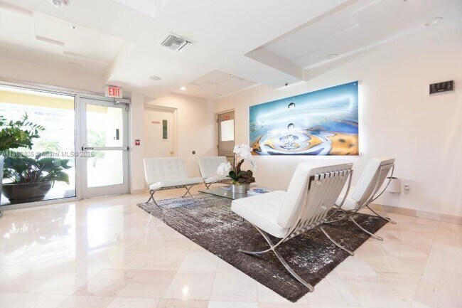 Building Photo - 5880 Collins Ave