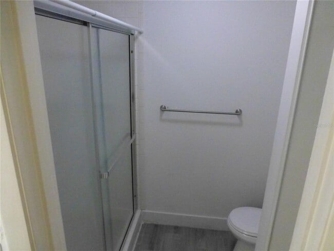 Building Photo - 60 Iris Pl