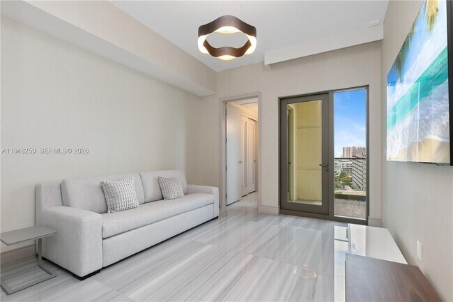 Building Photo - 17901 Collins Ave