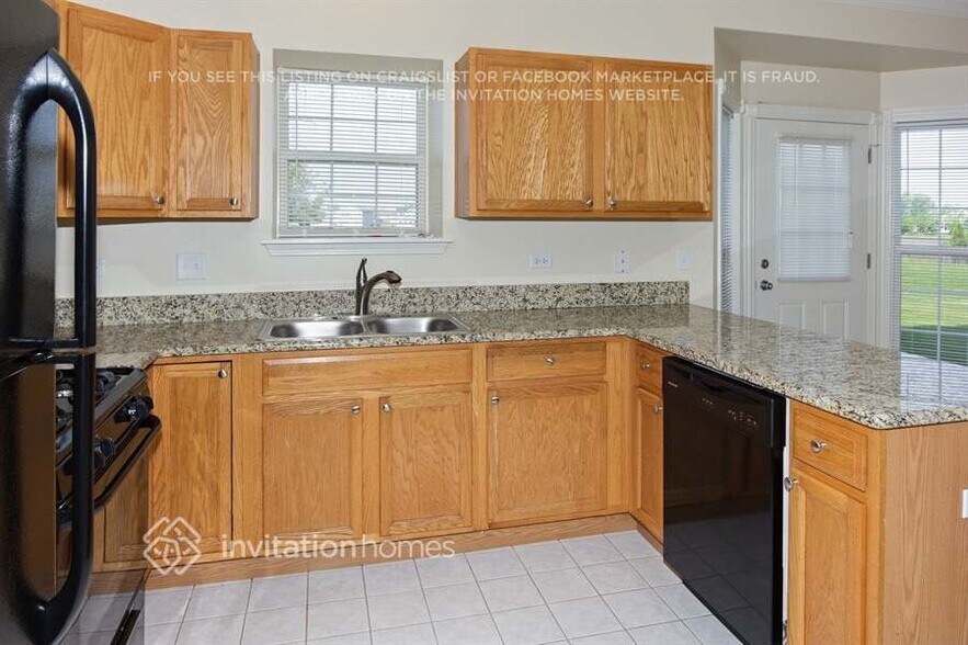 Building Photo - 2013 Arbor Falls Dr