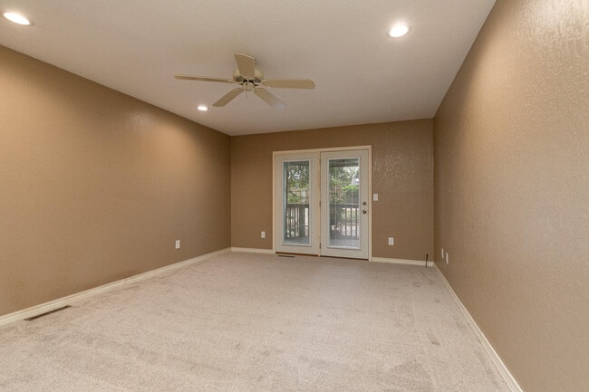 Building Photo - 5095 S Wanda Gray Ave