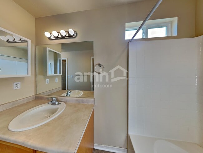 Building Photo - 5551 Geneva Way