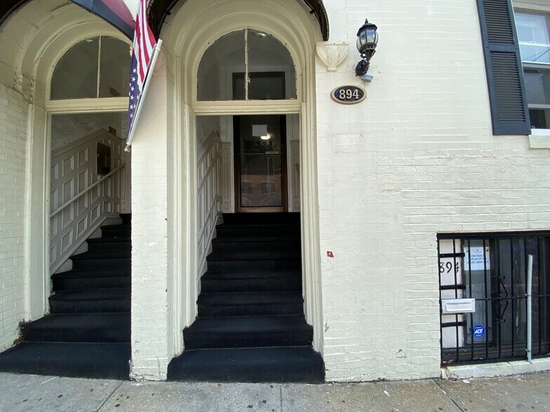 Building Photo - 882 Huntington Ave