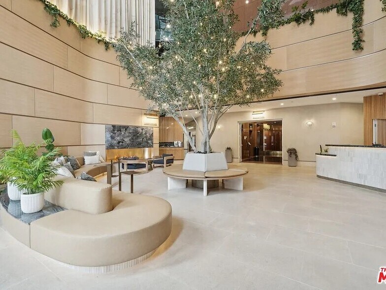 Building Photo - 1100 Wilshire Blvd