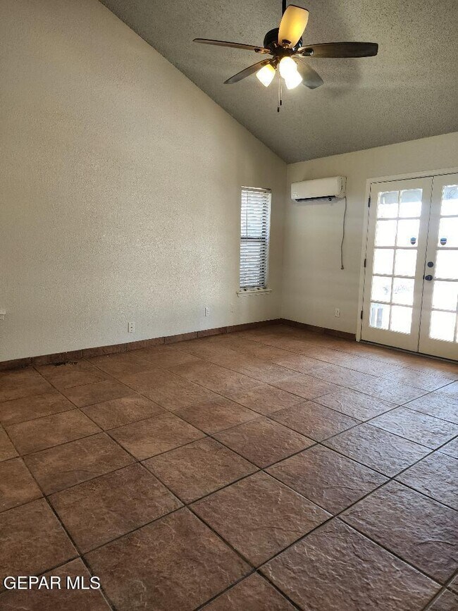 Building Photo - 11300 Crater Lake Ave