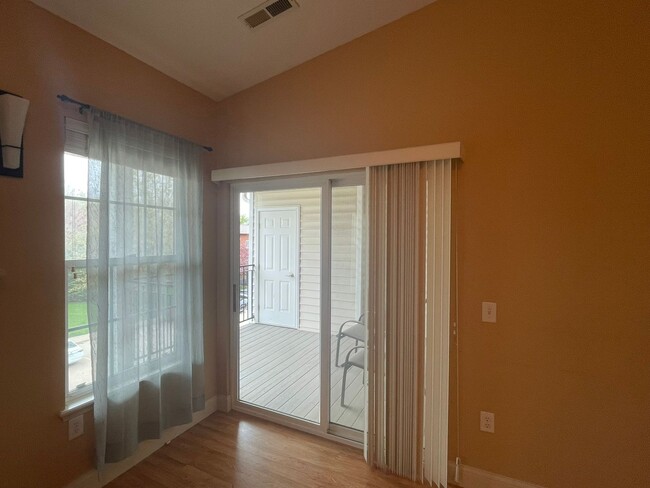 Building Photo - AVAILABLE NOW!!!  Beautiful 2 bedroom, 2 b...