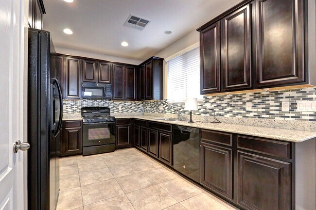 Building Photo - 7680 Lots Hills Dr