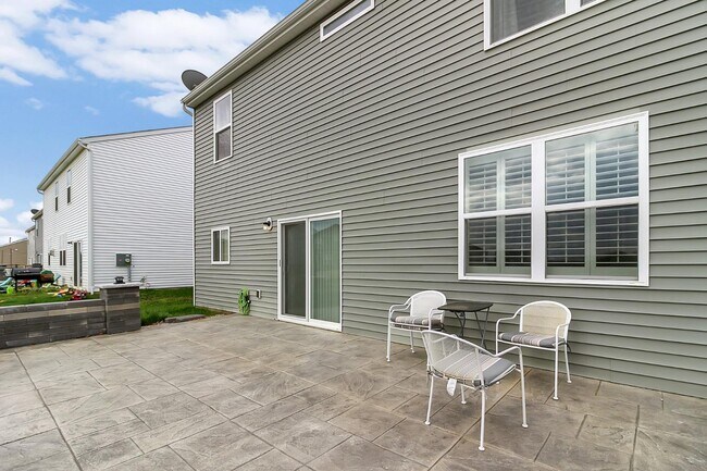 Building Photo - 24 Bazler Ln