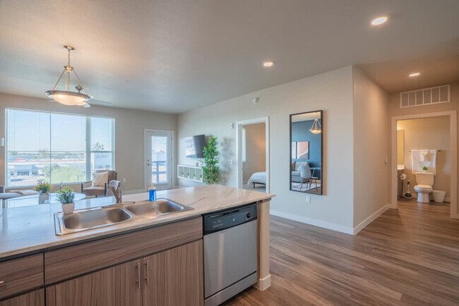 Building Photo - 1980 E Broadway Rd