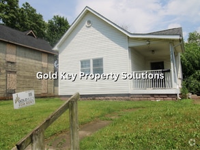 Building Photo - 3 Bed 1 Bath Home For Rent W/ Fenced Yard
