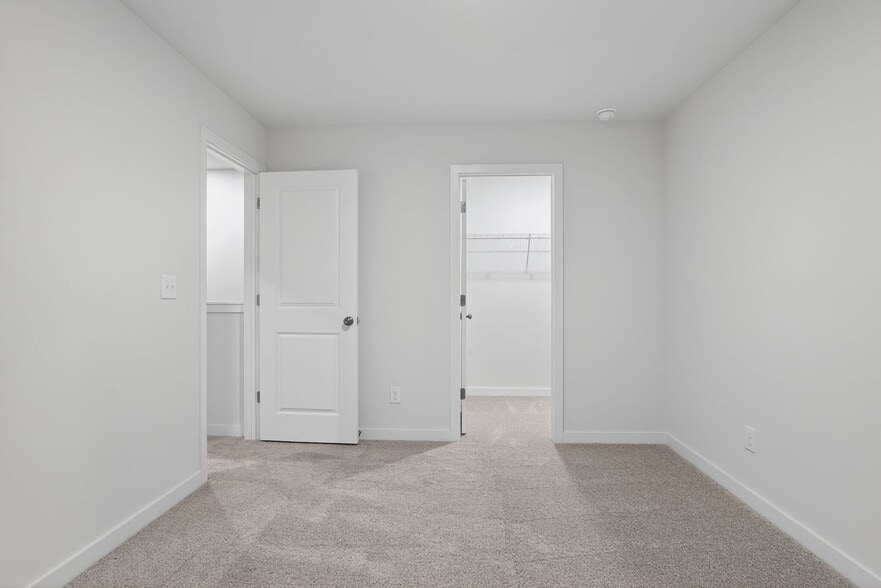 Building Photo - 1731 Harper Lily Ln