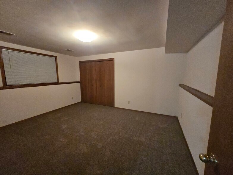 Building Photo - 2231 Cloudview Ct