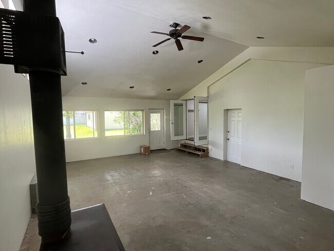 Building Photo - 226 North Rigby