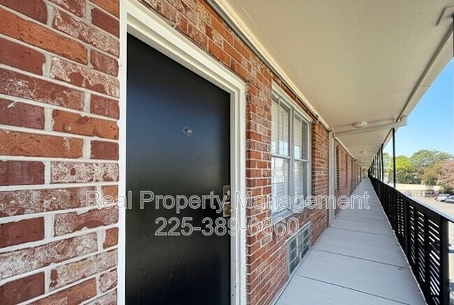 Primary Photo - 3101 Highland Rd