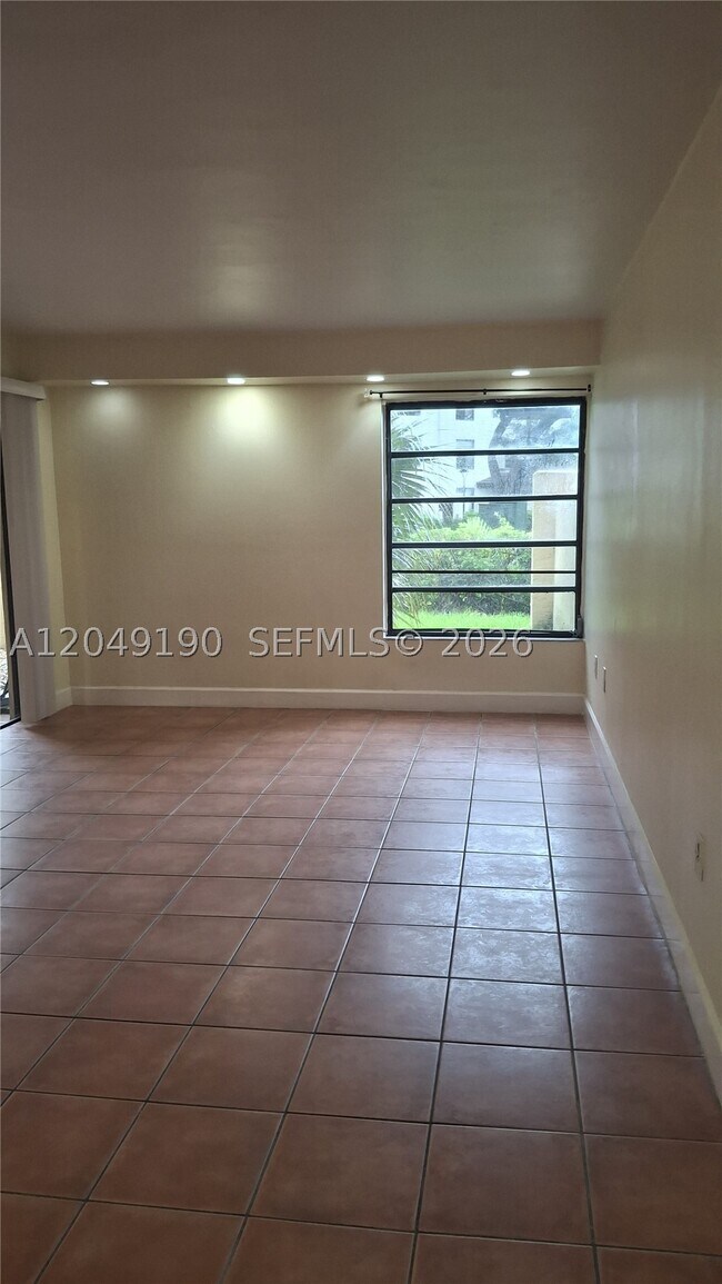 Building Photo - 9255 SW 125th Ave