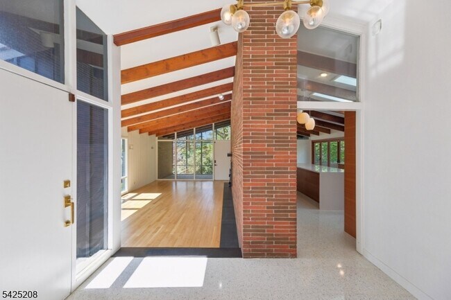 Building Photo - 293 Wyoming Ave