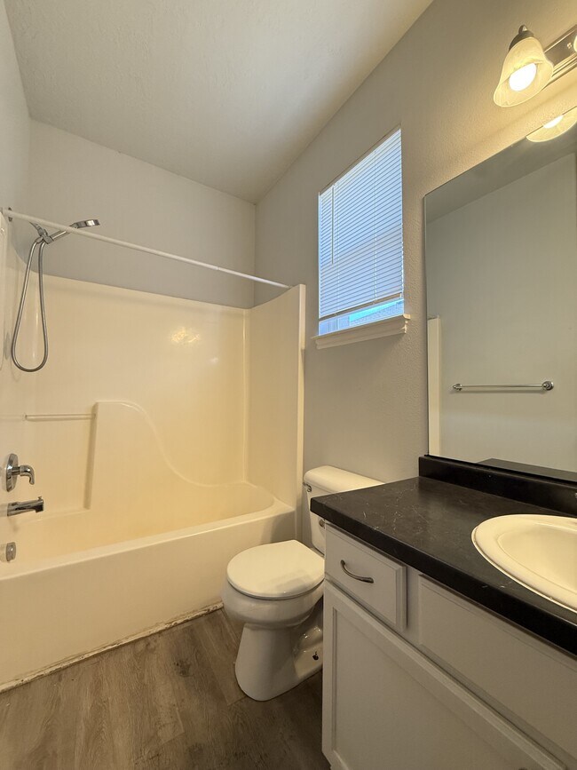 Building Photo - 4737 Oregon Trail Way W