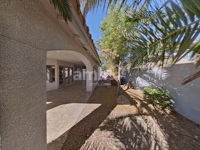 Building Photo - 2696 Pala Dura Dr