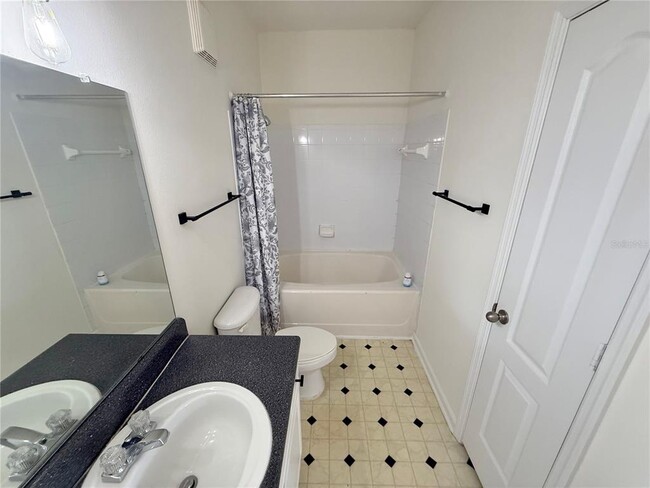 Building Photo - 8801 Villa View Cir