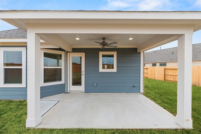 Building Photo - 21670 Sandy Dune Dr