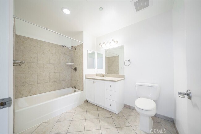 Building Photo - 13941 Sherman Way