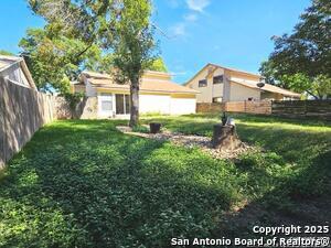 Building Photo - 6910 Country Elm