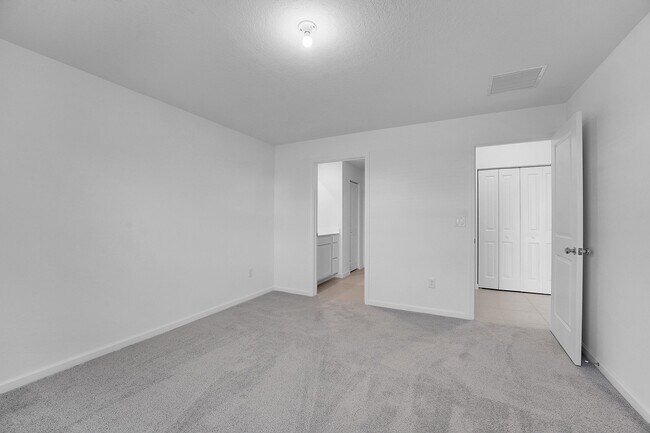 Building Photo - 5936 Mangrove Dr