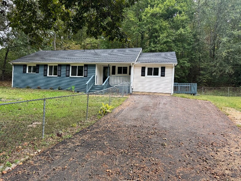 Primary Photo - 1806 Dallas Lake Rd