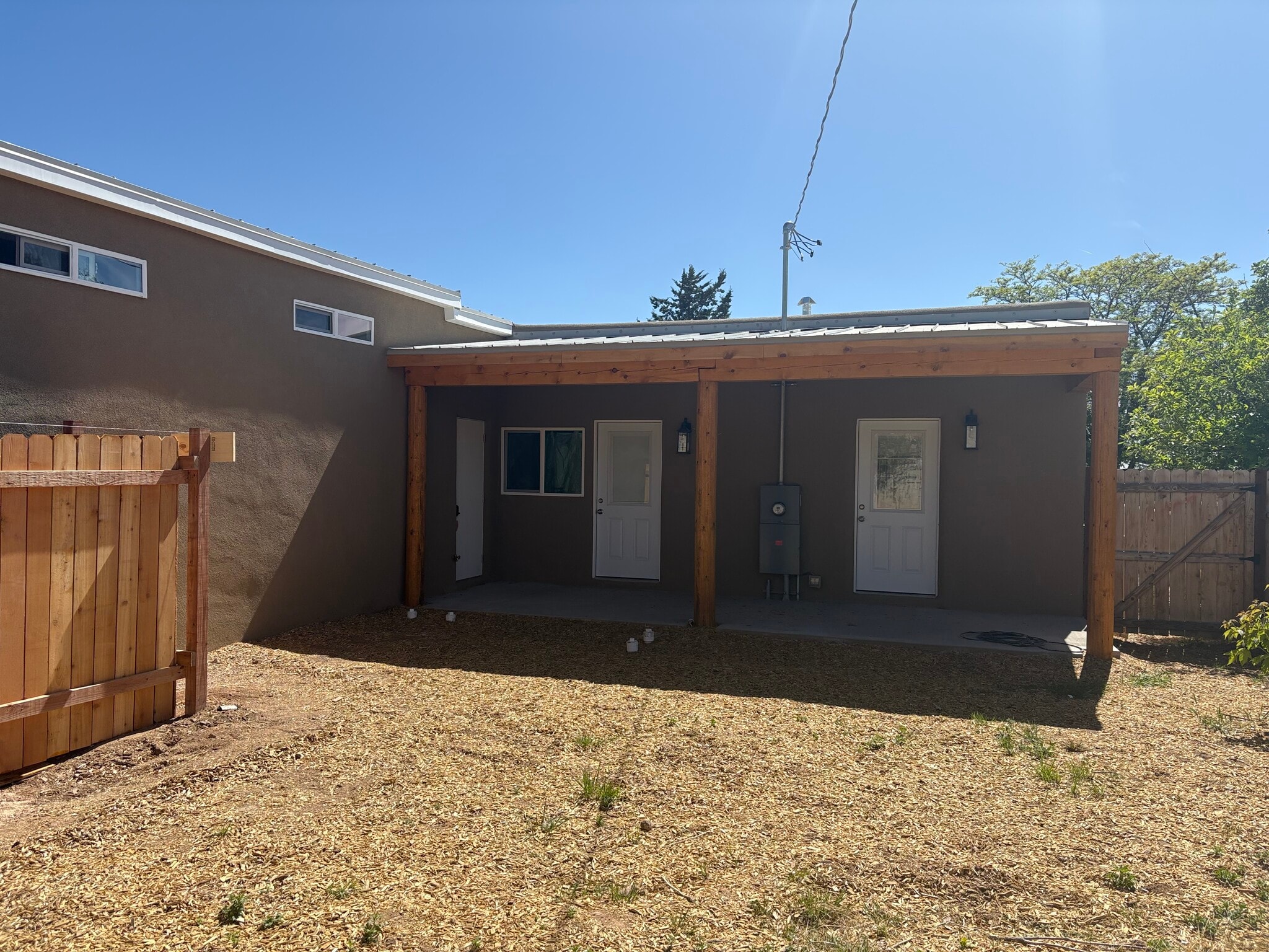 Building Photo - 1707 Espinacitas St