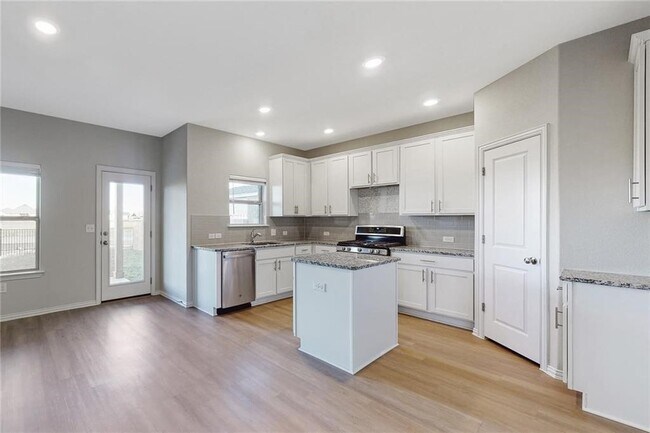 Building Photo - 17212 Crowndale Dr