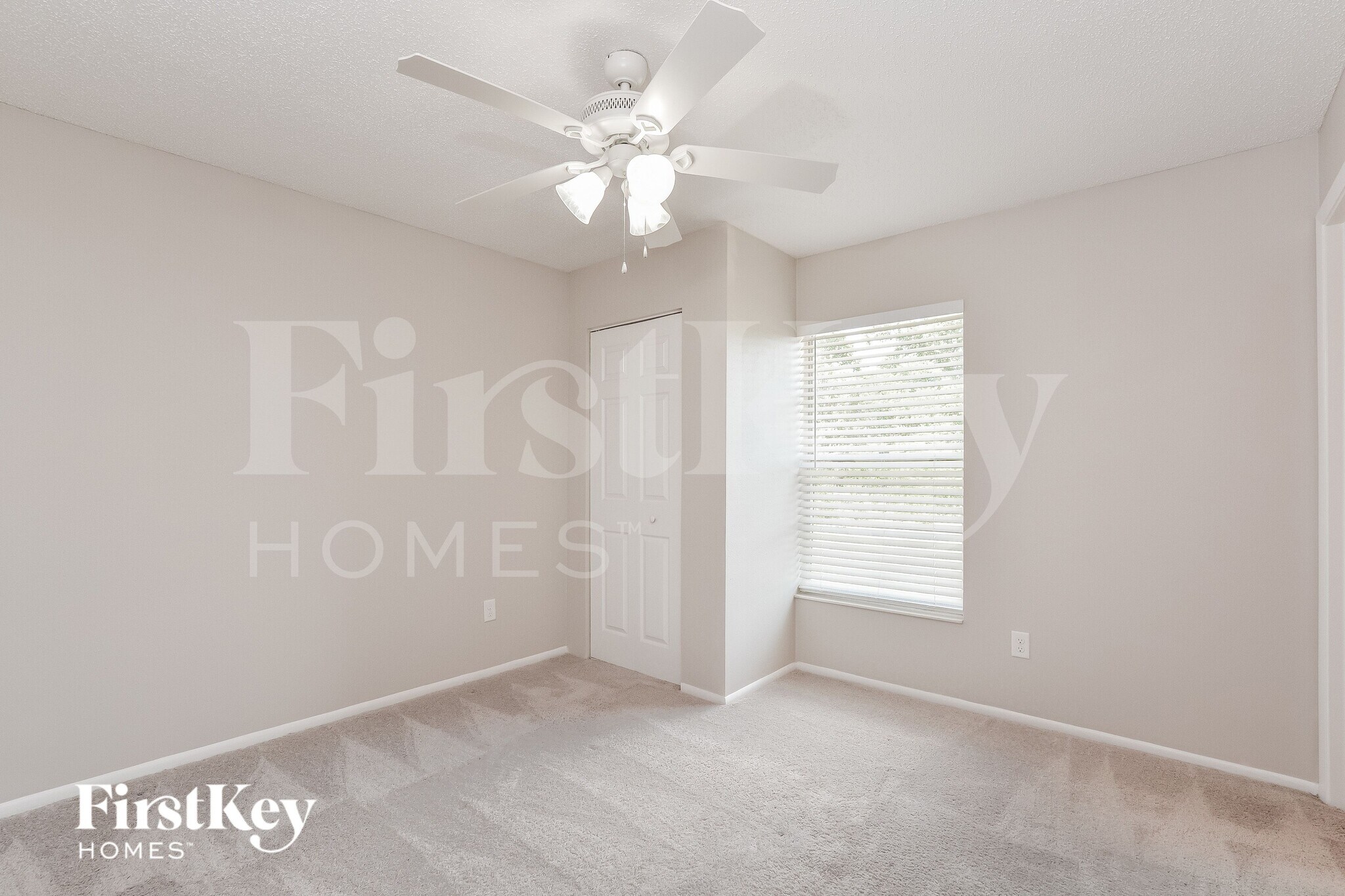 Building Photo - 910 Clayton Dr