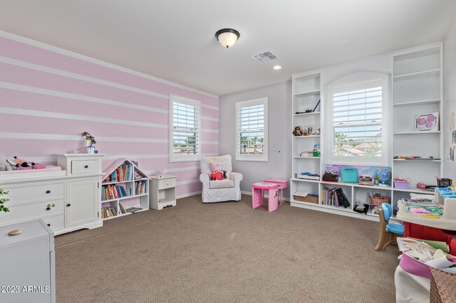 Building Photo - 2931 Madison Vistas Dr