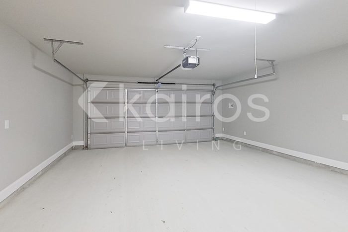 Building Photo - 13799 Pinyon Dr