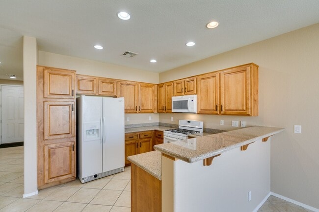 Building Photo - 6290 Majestic Hills Ave