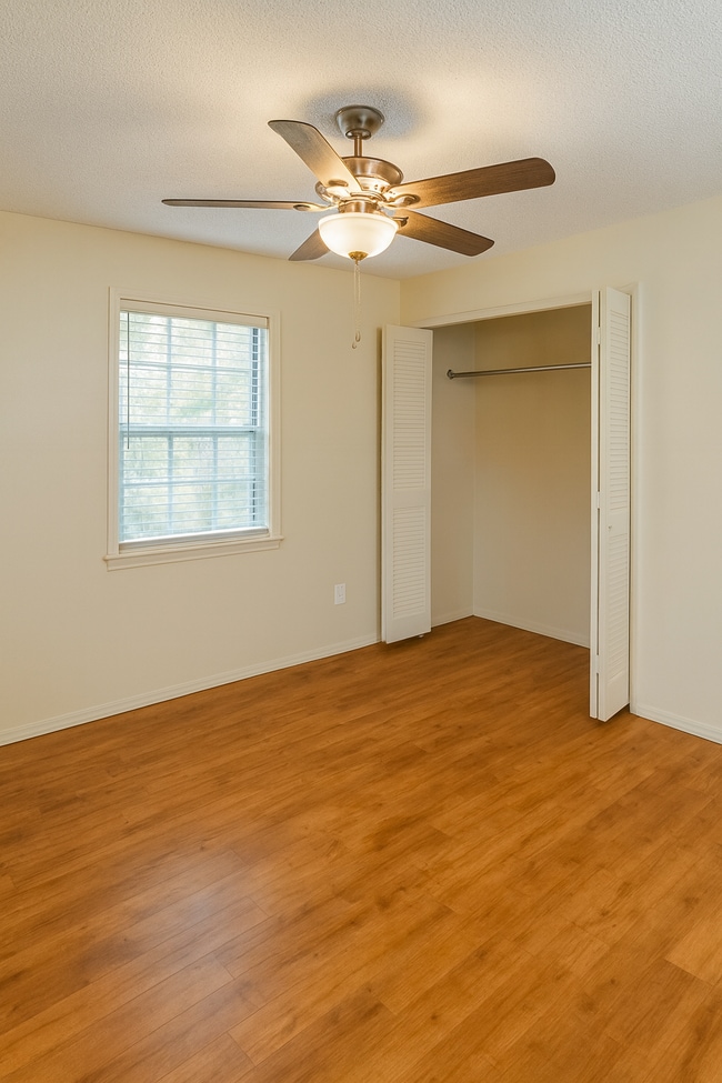 Building Photo - Harligen #5