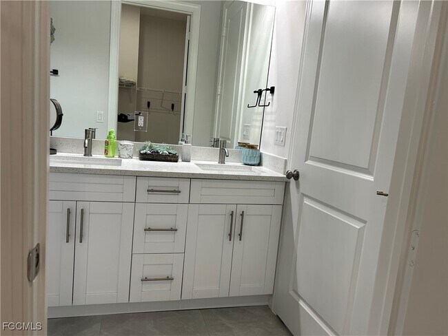 Building Photo - 4782 8th Ave SE