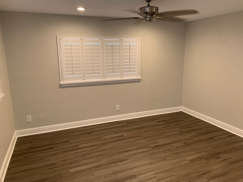 Living Room - 2704 W Mississippi Ave