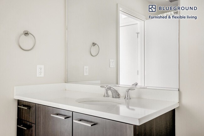 Building Photo - 1 Market St