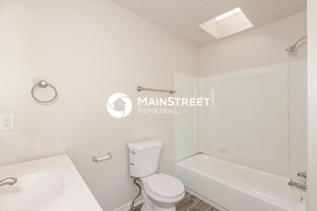 Building Photo - 3 Bedroom Pet-Friendly Home in Stone Mount...