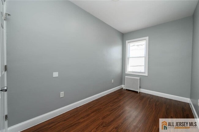 Building Photo - 307 Pershing Ave